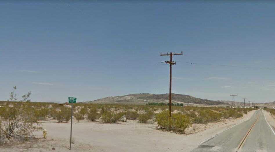 57628 Pine Street Landers, CA 92285 - Photo 25 of 25 a view of a swimming pool