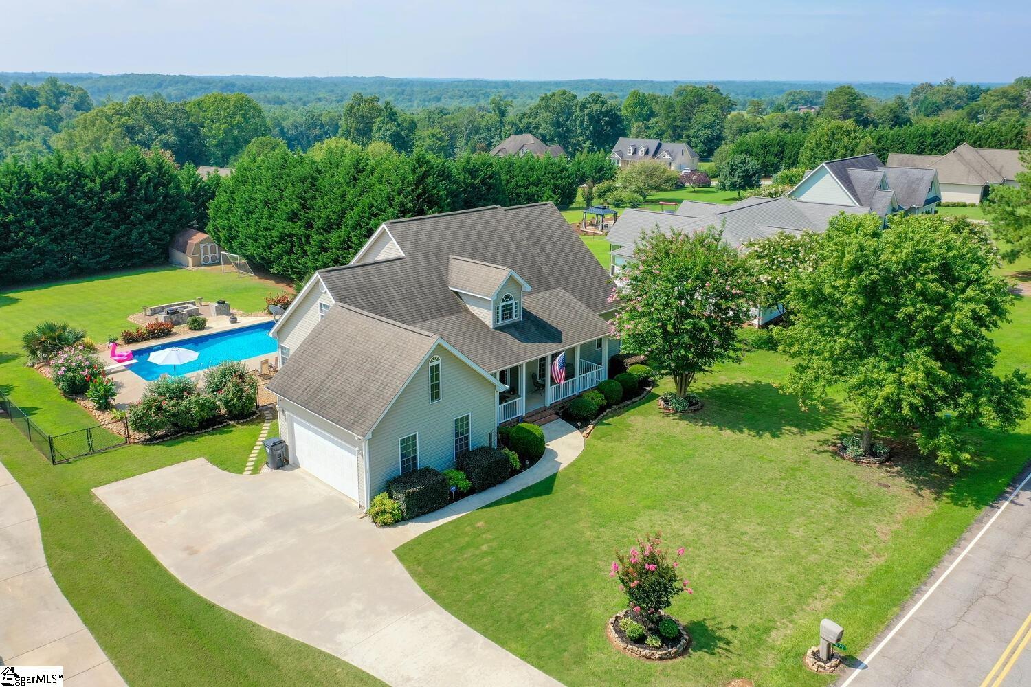 499 Hendricks Road Easley, SC 29642 - Photo 3 of 36