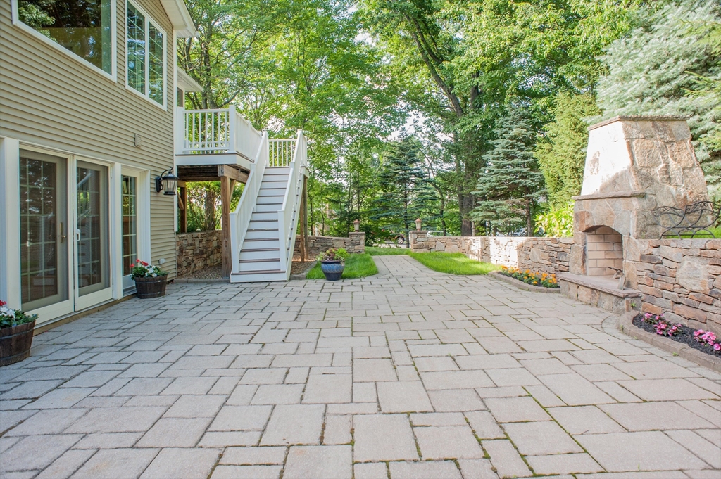 18 Boundary Stone Road Sutton, MA 01590 - Photo 5 of 30