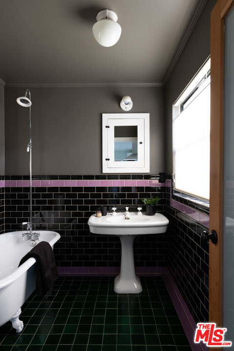 1107 Waterloo Street Los Angeles, CA 90026 - Photo 12 of 33