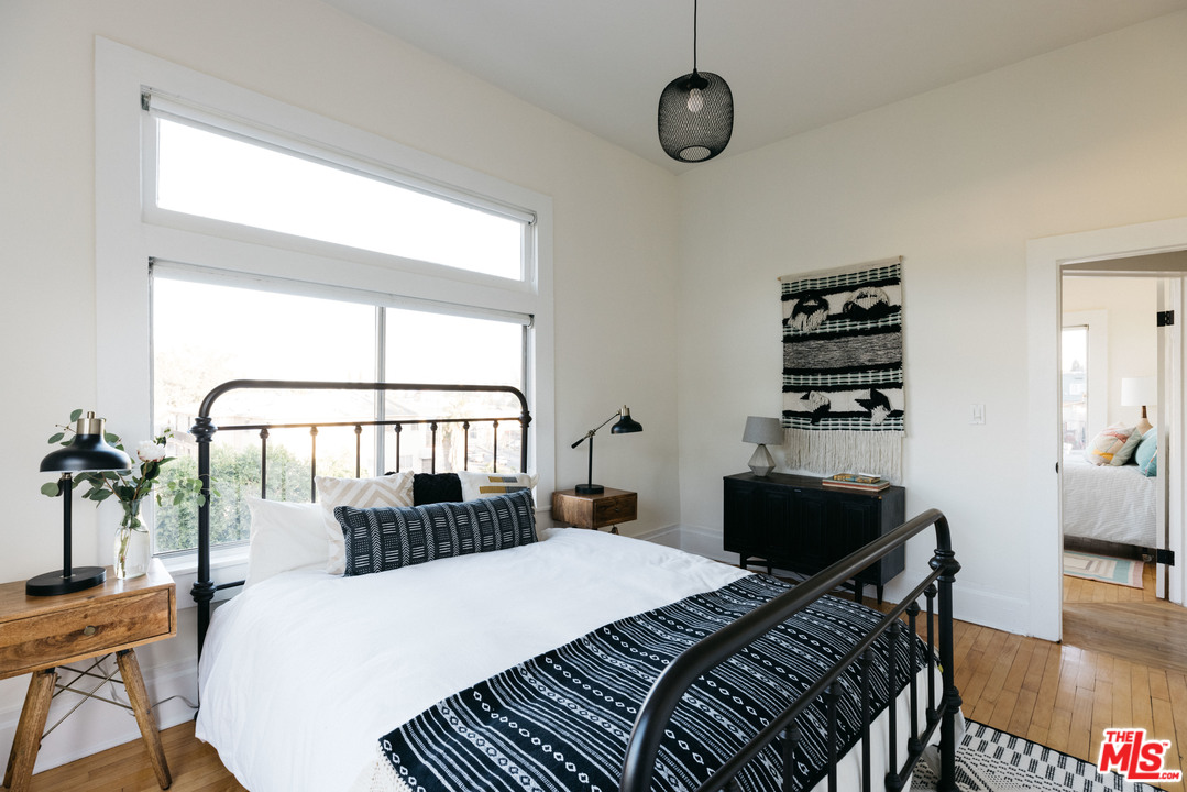 1107 Waterloo Street Los Angeles, CA 90026 - Photo 14 of 33