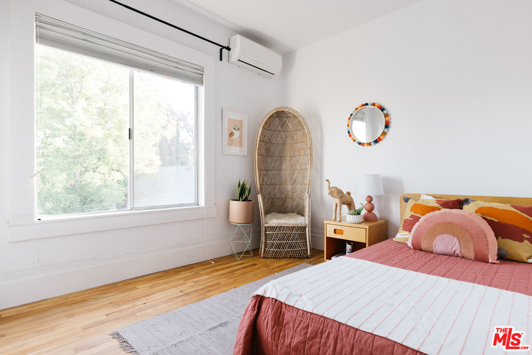 1107 Waterloo Street Los Angeles, CA 90026 - Photo 16 of 33