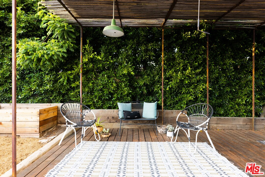 1107 Waterloo Street Los Angeles, CA 90026 - Photo 20 of 33