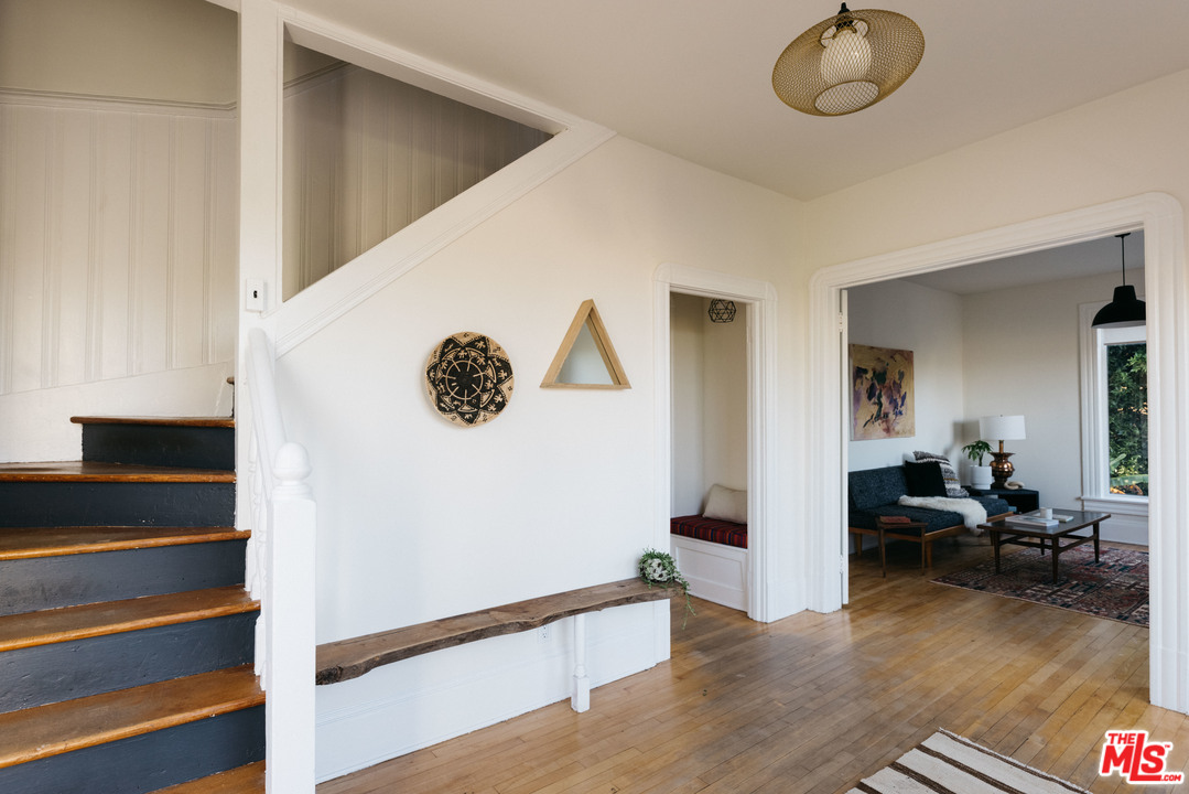 1107 Waterloo Street Los Angeles, CA 90026 - Photo 3 of 33