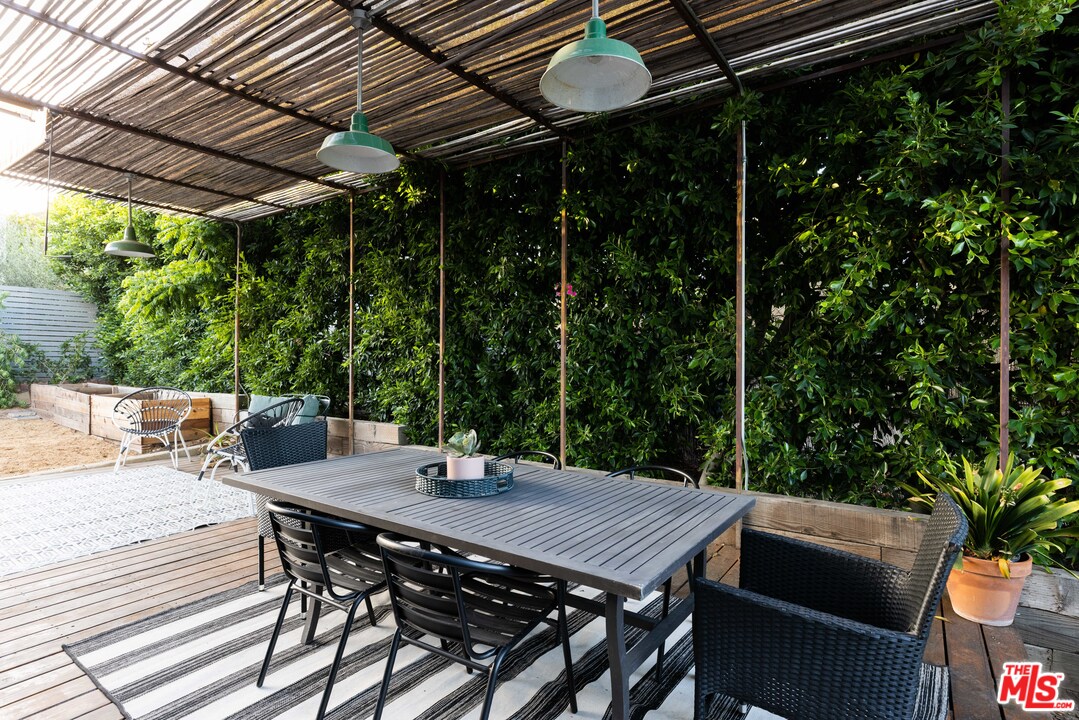 1107 Waterloo Street Los Angeles, CA 90026 - Photo 21 of 33