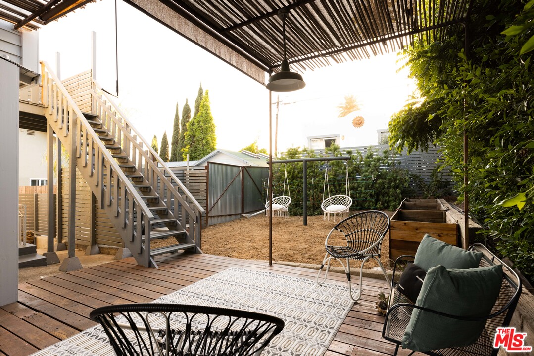 1107 Waterloo Street Los Angeles, CA 90026 - Photo 22 of 33