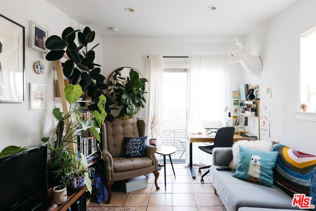 1107 Waterloo Street Los Angeles, CA 90026 - Photo 25 of 33