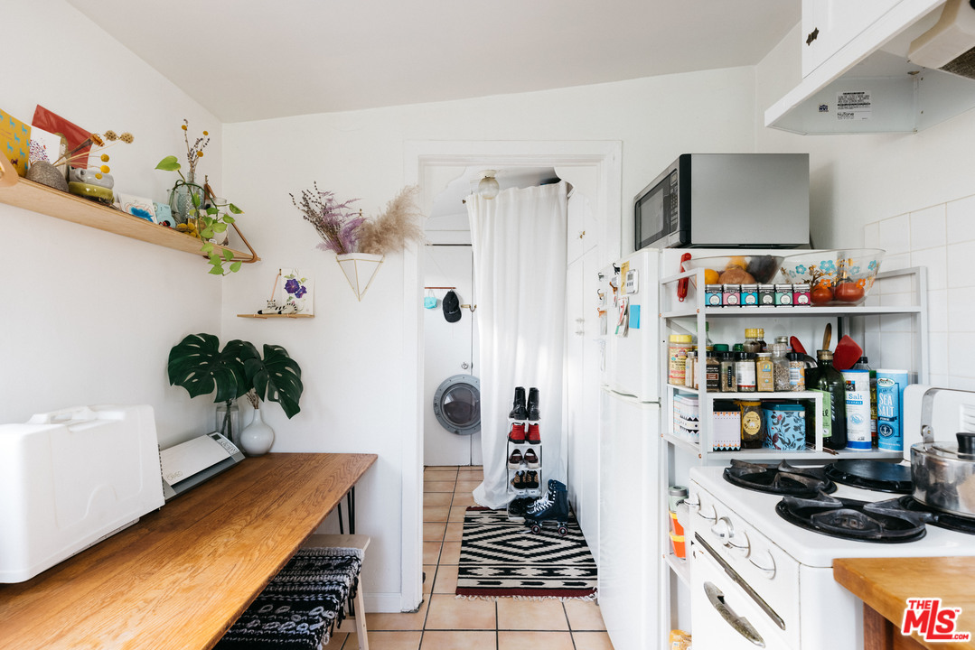 1107 Waterloo Street Los Angeles, CA 90026 - Photo 27 of 33