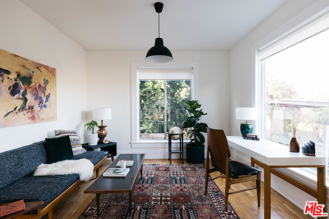 1107 Waterloo Street Los Angeles, CA 90026 - Photo 4 of 33