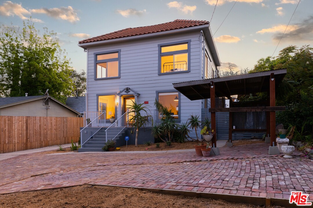 1107 Waterloo Street Los Angeles, CA 90026 - Photo 31 of 33