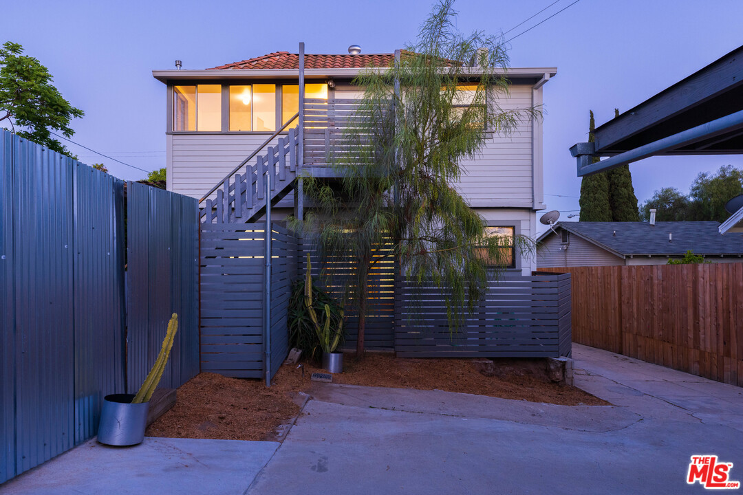 1107 Waterloo Street Los Angeles, CA 90026 - Photo 32 of 33