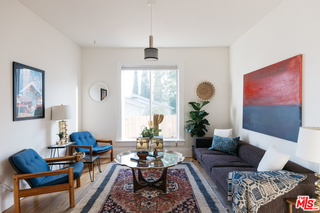 1107 Waterloo Street Los Angeles, CA 90026 - Photo 6 of 33