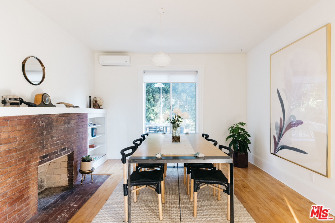 1107 Waterloo Street Los Angeles, CA 90026 - Photo 7 of 33