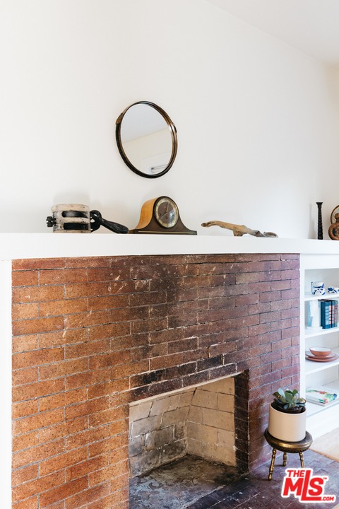 1107 Waterloo Street Los Angeles, CA 90026 - Photo 8 of 33