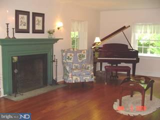 194 Lakeside Road Ardmore, PA 19003 - Photo 2 of 6