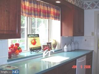 194 Lakeside Road Ardmore, PA 19003 - Photo 4 of 6