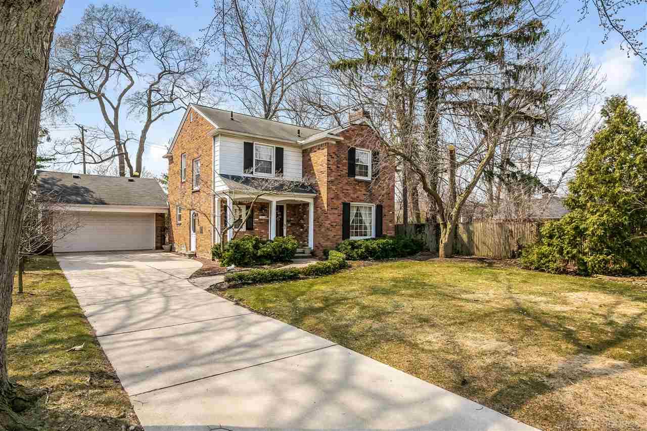 1361 Oxford Road Grosse Pointe, MI 48236 - Photo 2 of 40 31345181-1.JPG