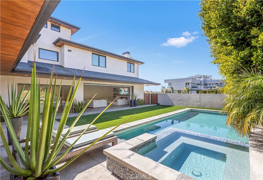 660 Kings Road Newport Beach, CA 92663 - Photo 14 of 41