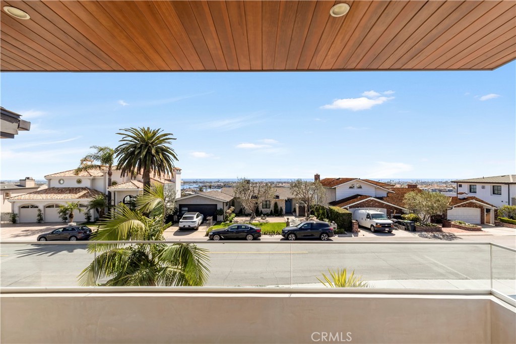 660 Kings Road Newport Beach, CA 92663 - Photo 19 of 41