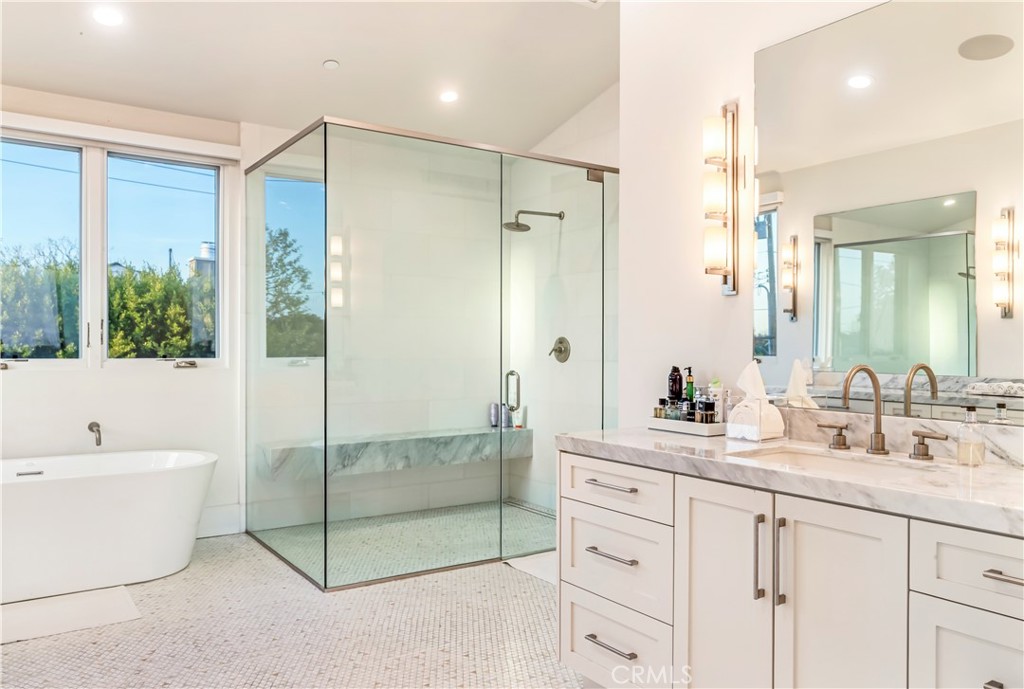 660 Kings Road Newport Beach, CA 92663 - Photo 22 of 41