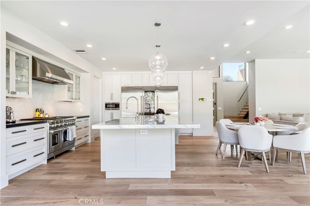 660 Kings Road Newport Beach, CA 92663 - Photo 7 of 41