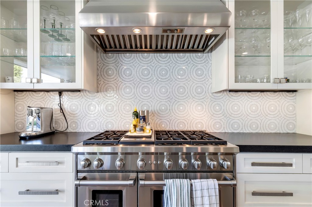 660 Kings Road Newport Beach, CA 92663 - Photo 8 of 41