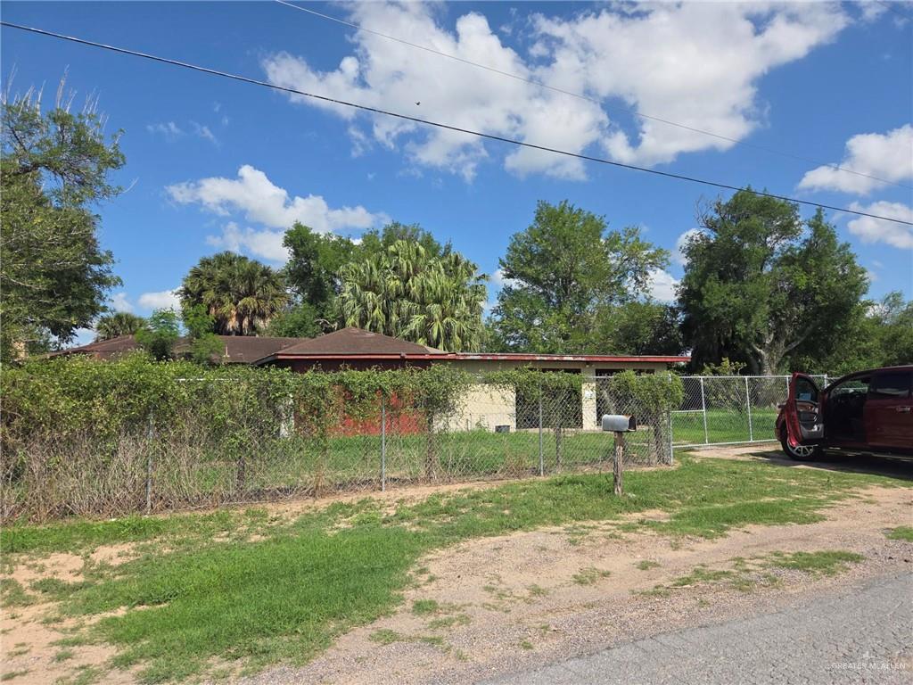 1917 South Victoria Road Donna, TX 78537 - Photo 2 of 3
