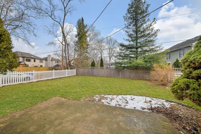 $385,000 | 111 South Lorraine Road, Wheaton, IL 60187