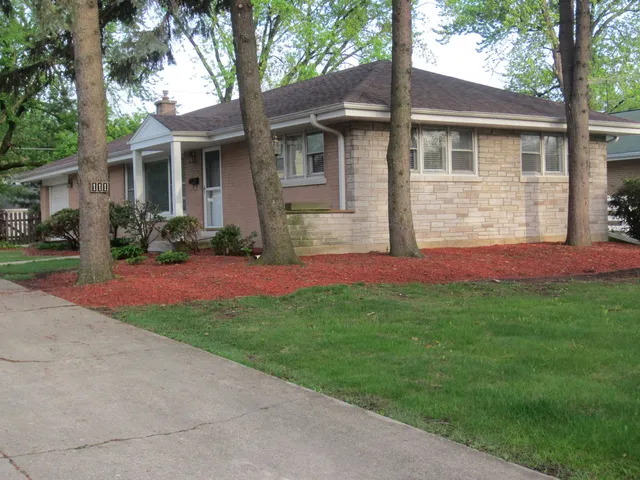 $385,000 | 111 South Lorraine Road, Wheaton, IL 60187