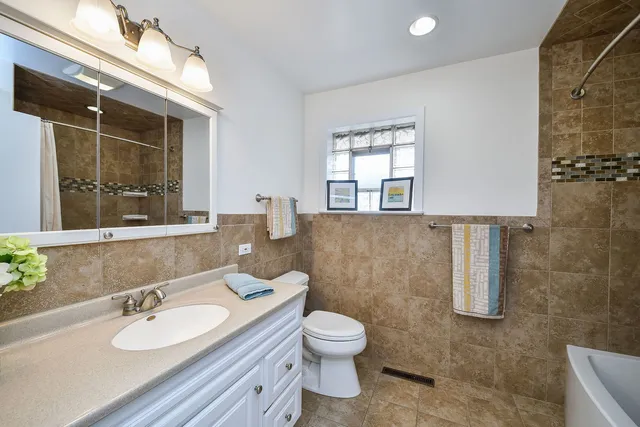 $385,000 | 111 South Lorraine Road, Wheaton, IL 60187