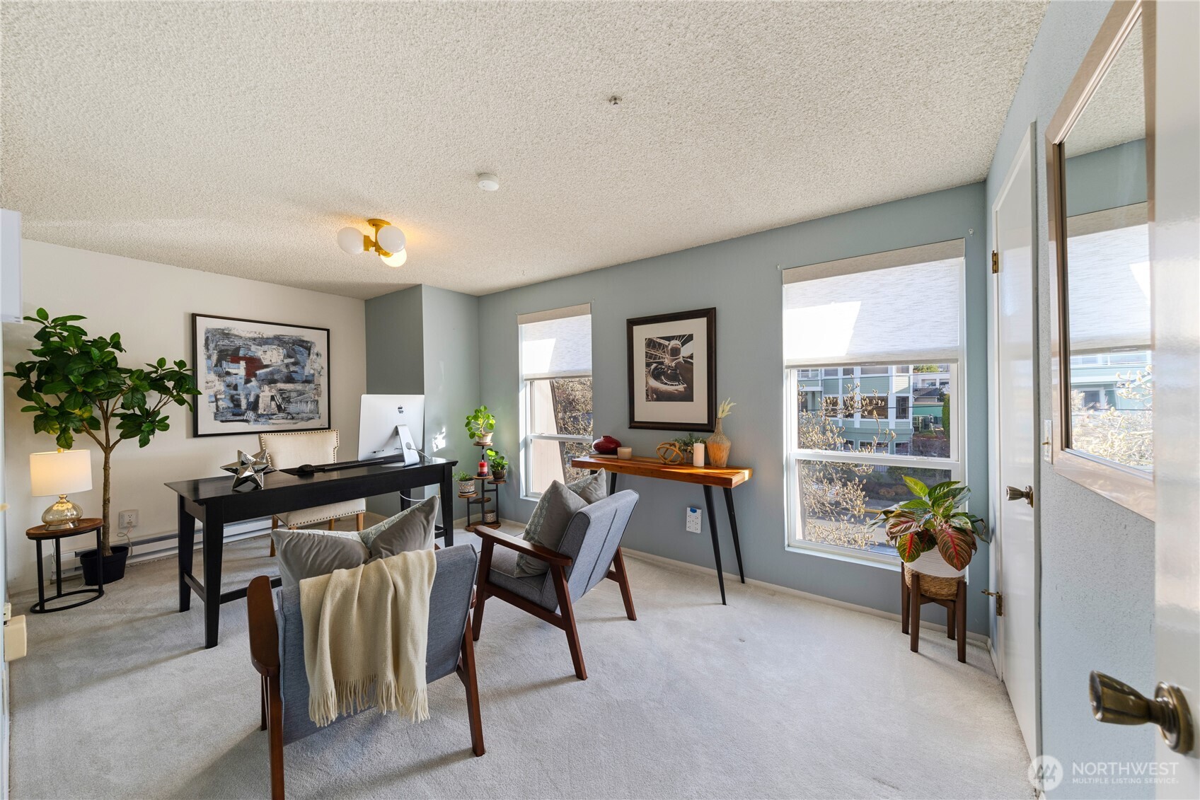 242 4th Avenue South, Unit 2 Edmonds, WA 98020 - Photo 25 of 34 a view of a livingroom with furniture