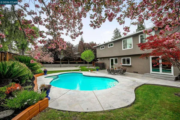 $1,950,000 | 11 Ambleside Court, Danville, CA 94526