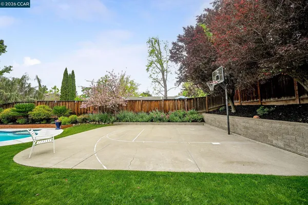 $1,950,000 | 11 Ambleside Court, Danville, CA 94526