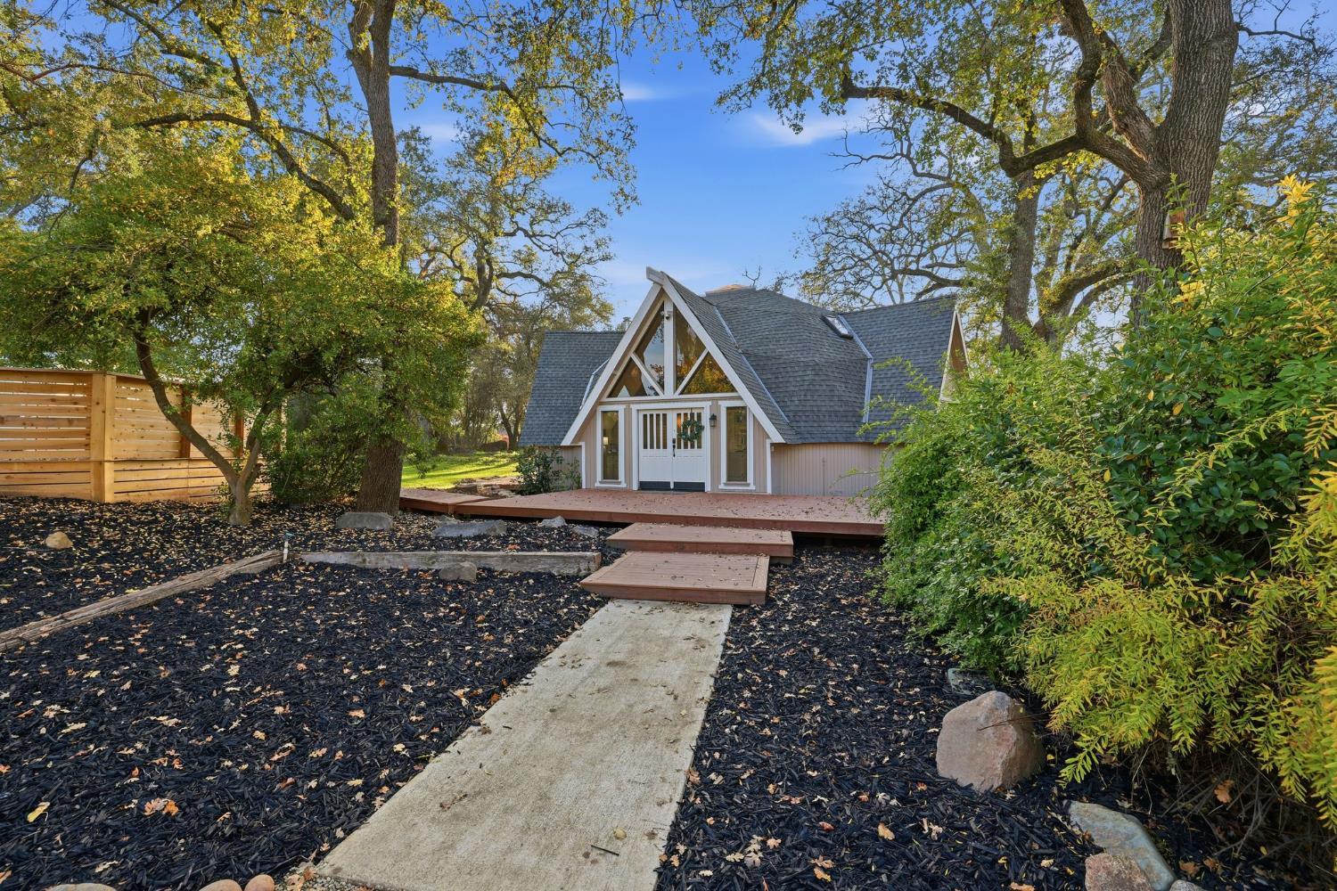 7890 Boren Lane Granite Bay, CA 95746 - Photo 7 of 96 a backyard of a house with lots of green space