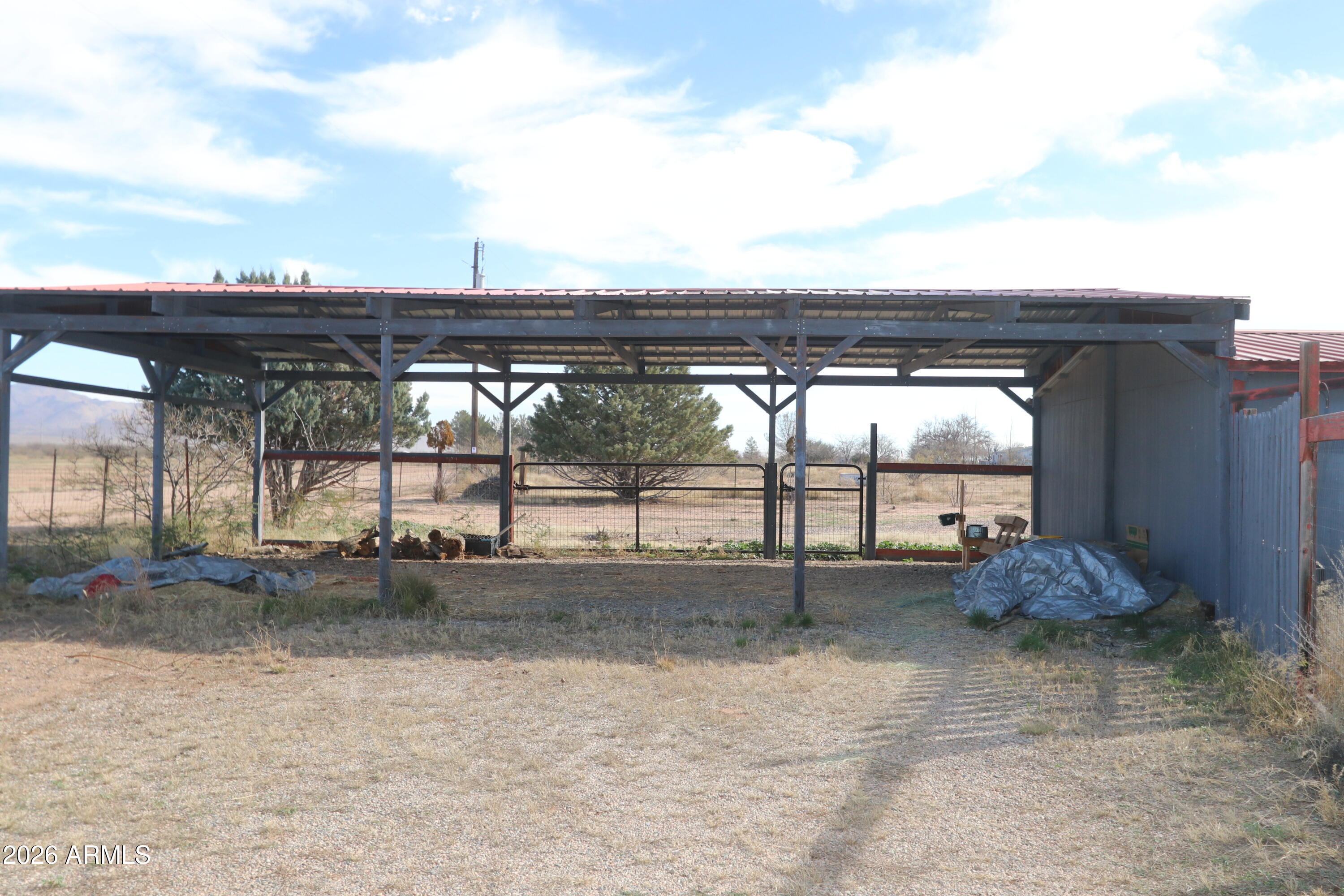 11870 Fort Grant Road Willcox, AZ 85643 - Photo 29 of 44 a view of a backyard