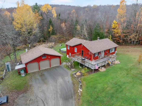$399,990 | 2016 Hinman Settler Road, Derby, VT 05855