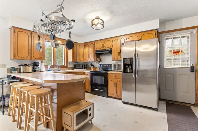 $399,990 | 2016 Hinman Settler Road, Newport, VT 05855