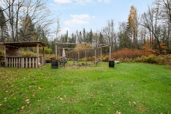 $394,990 | 2016 Hinman Settler Road, Derby, VT 05855