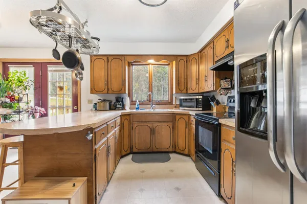 $399,990 | 2016 Hinman Settler Road, Derby, VT 05855