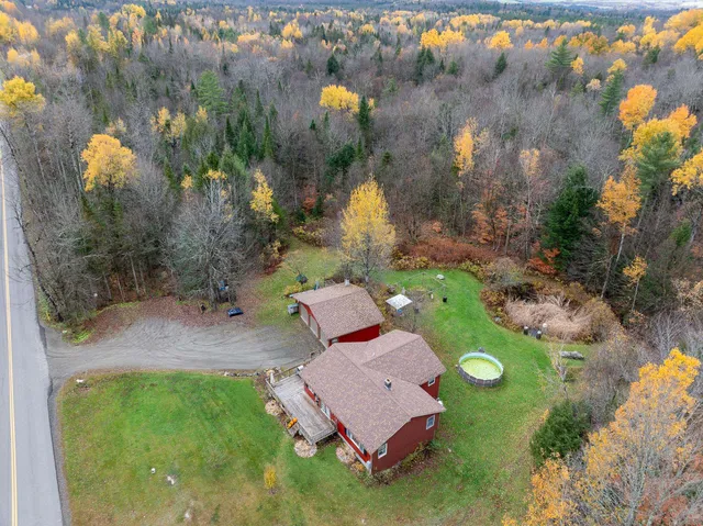 $399,990 | 2016 Hinman Settler Road, Newport, VT 05855