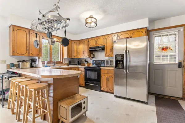 $399,990 | 2016 Hinman Settler Road, Derby, VT 05855