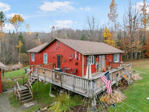 $394,990 | 2016 Hinman Settler Road, Derby, VT 05855