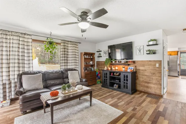 $399,990 | 2016 Hinman Settler Road, Newport, VT 05855