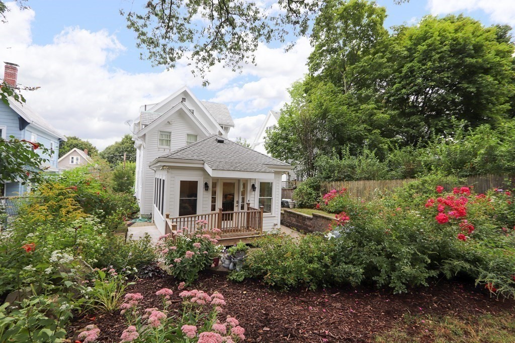 52 Bennett Street Boston, MA 02135 - Photo 29 of 33