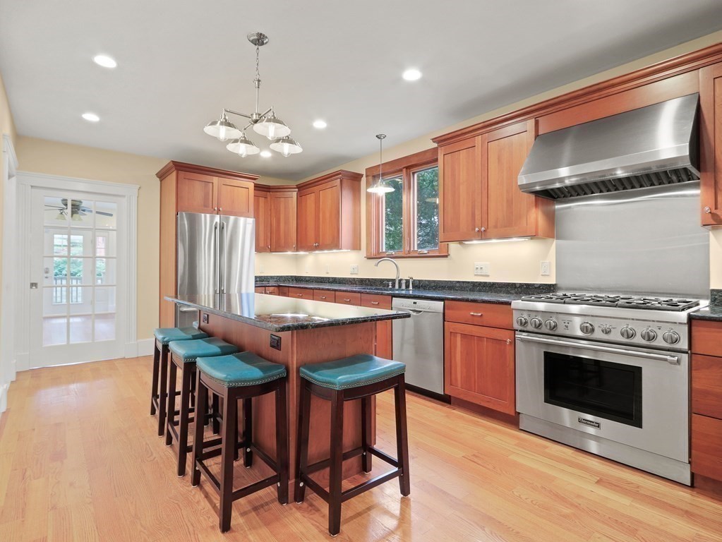 52 Bennett Street Boston, MA 02135 - Photo 9 of 33