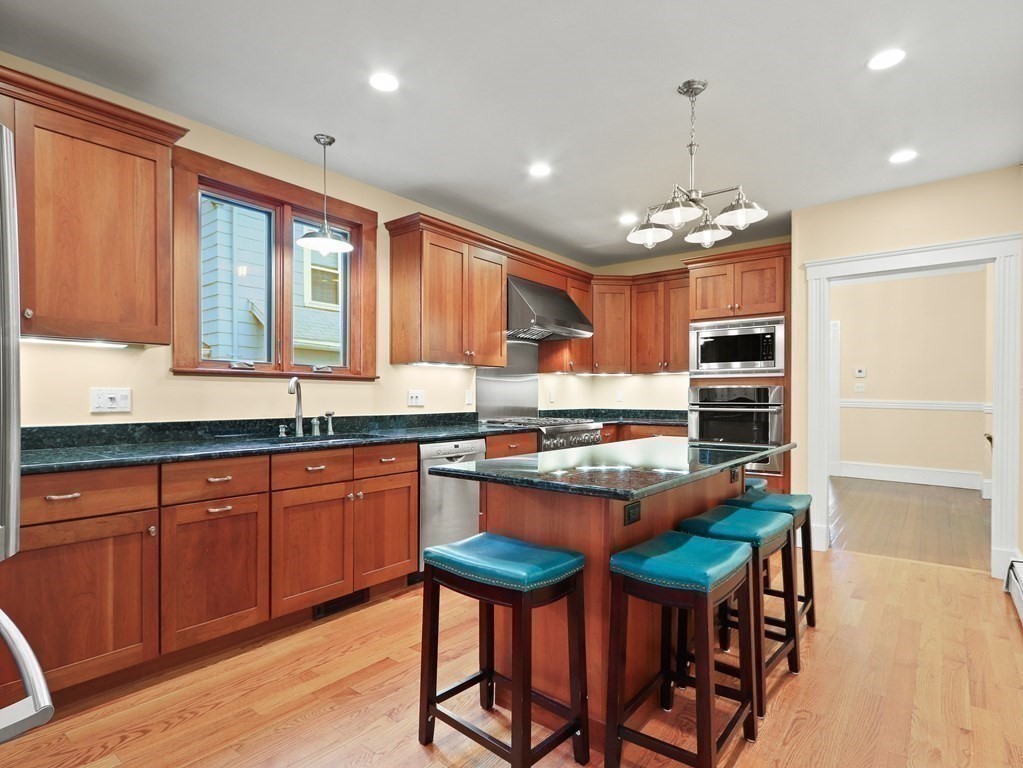 52 Bennett Street Boston, MA 02135 - Photo 10 of 33