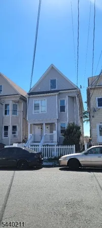 $2,250 | 557 Jackson Avenue, Elizabeth, NJ 07201