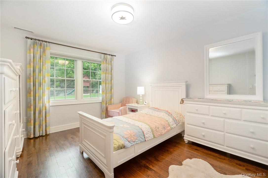 10 Loewen Court Rye, NY 10580 - Photo 21 of 35