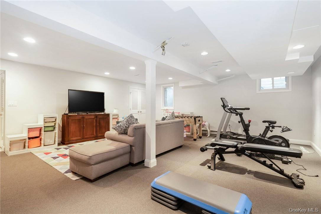 10 Loewen Court Rye, NY 10580 - Photo 26 of 35
