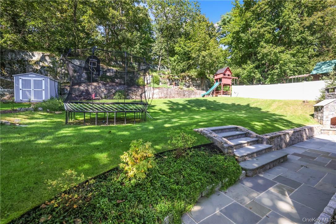 10 Loewen Court Rye, NY 10580 - Photo 32 of 35